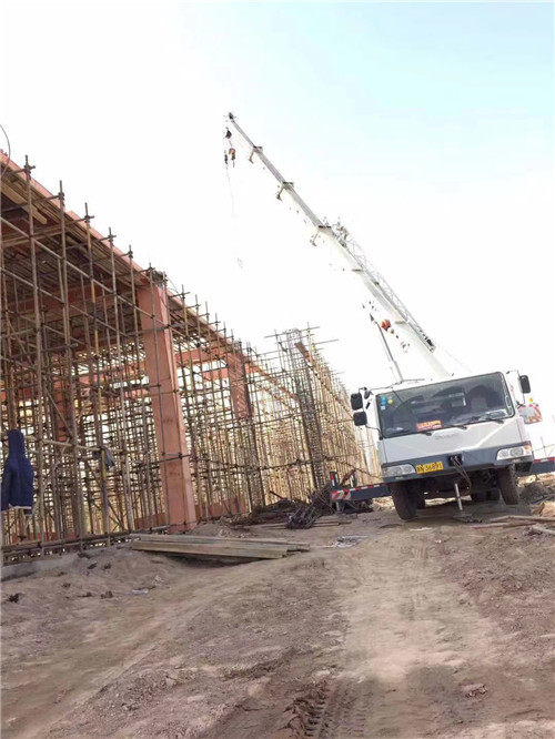 德格县吊车作业的安全注意事项有哪些？