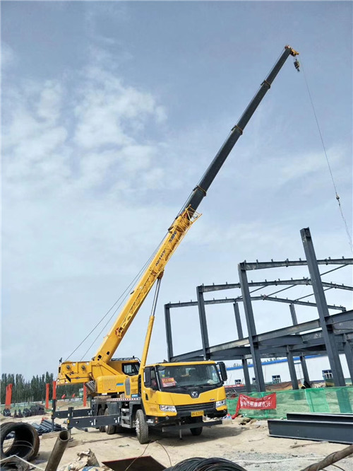 德格县超高层建筑钢结构吊装案例